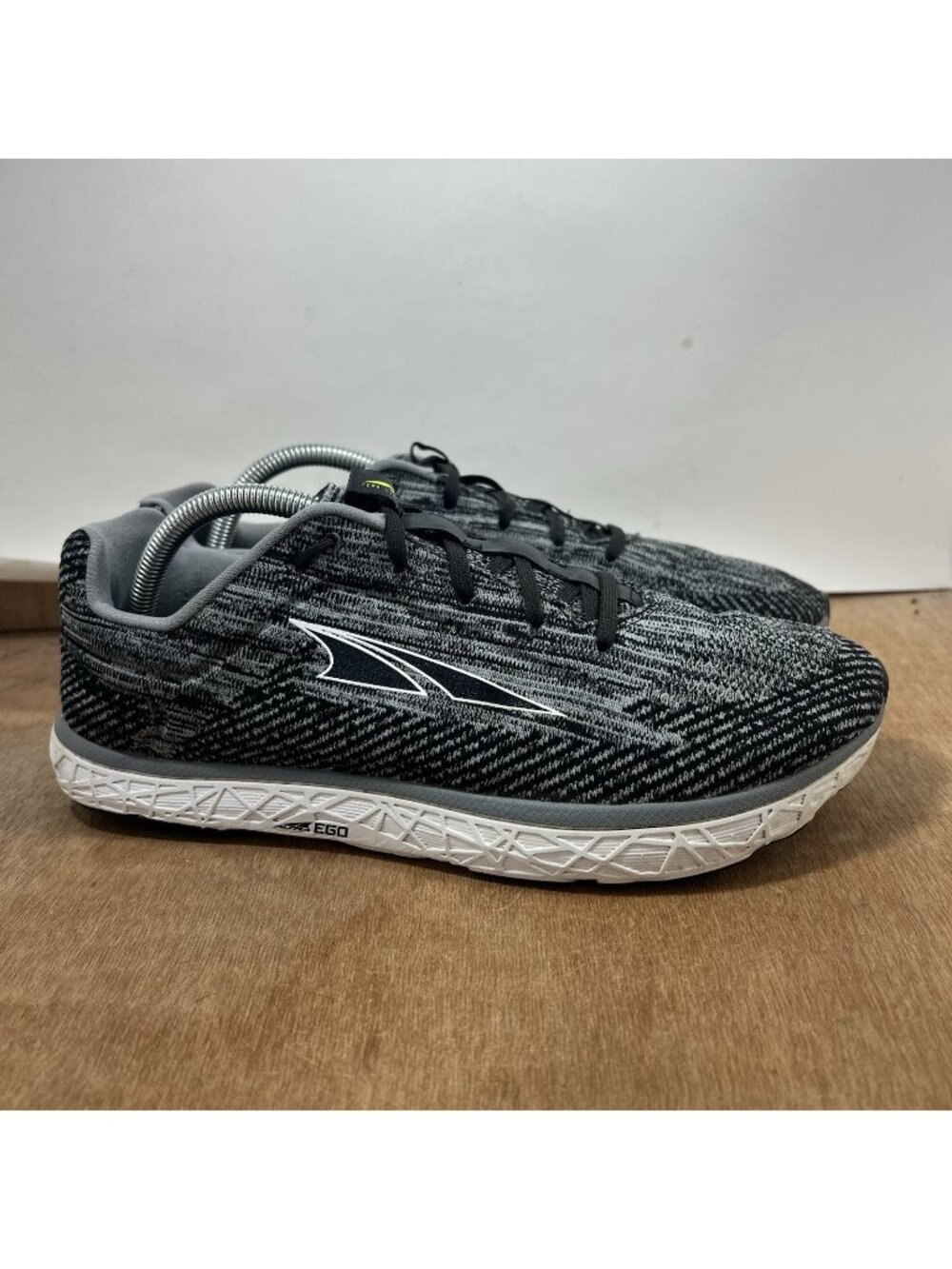 Altra Escalante 2 Men's Size 9 Running Shoes Black Gray Foot Shape